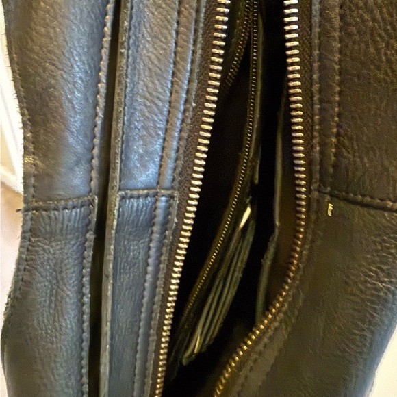 Elegant Black Leather Hobo Bag - Picture 4 of 5